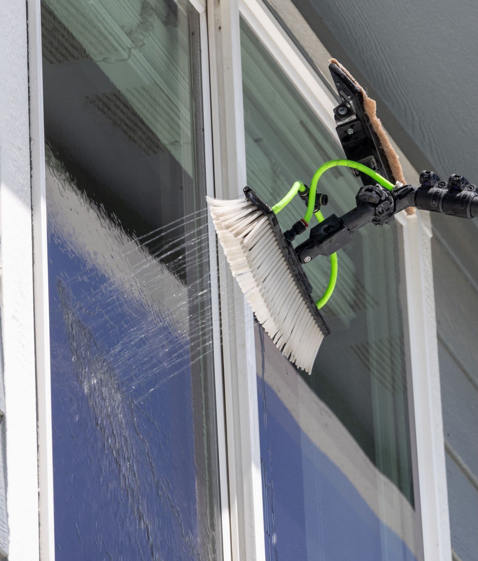 Gallery photos for Spot-Free Window Cleaning with Advanced Techniques: Image #1