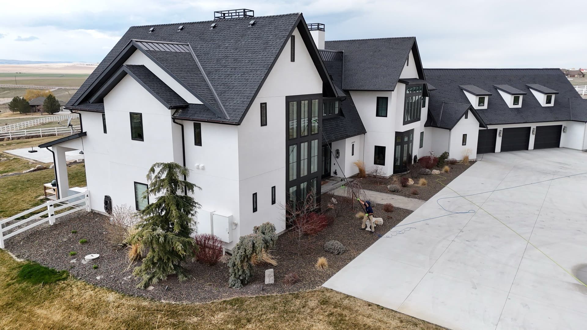 Gallery photos for Transform Your Home with Professional Window Cleaning: Image #1