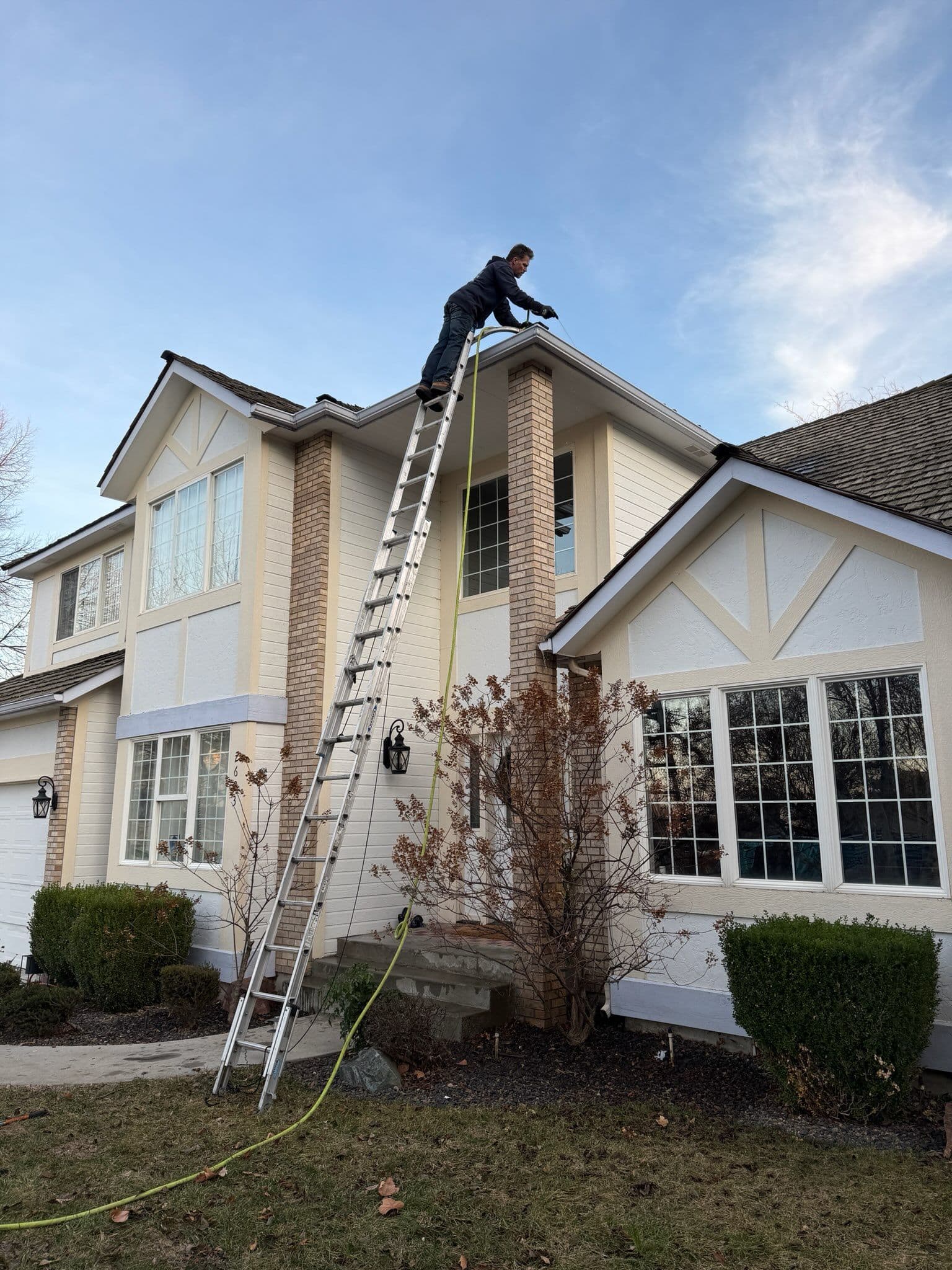 Gutter Cleaning for Multi-Story Homes image