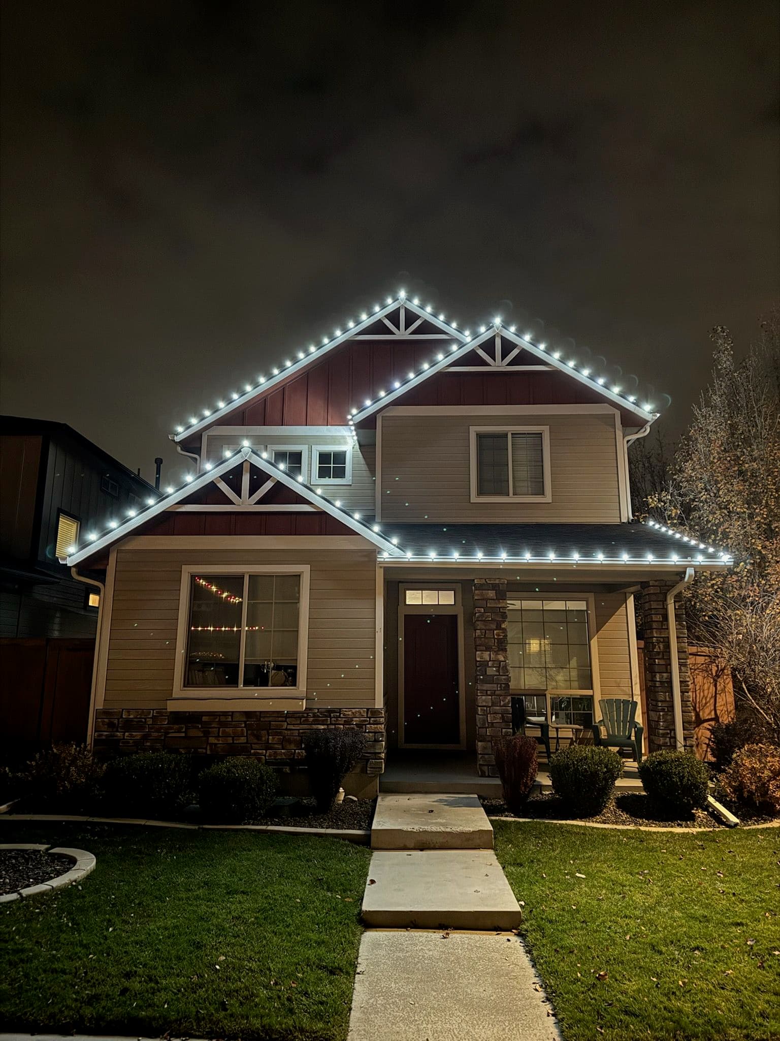 Holiday Lighting Service Brings Cheer to Your Home image